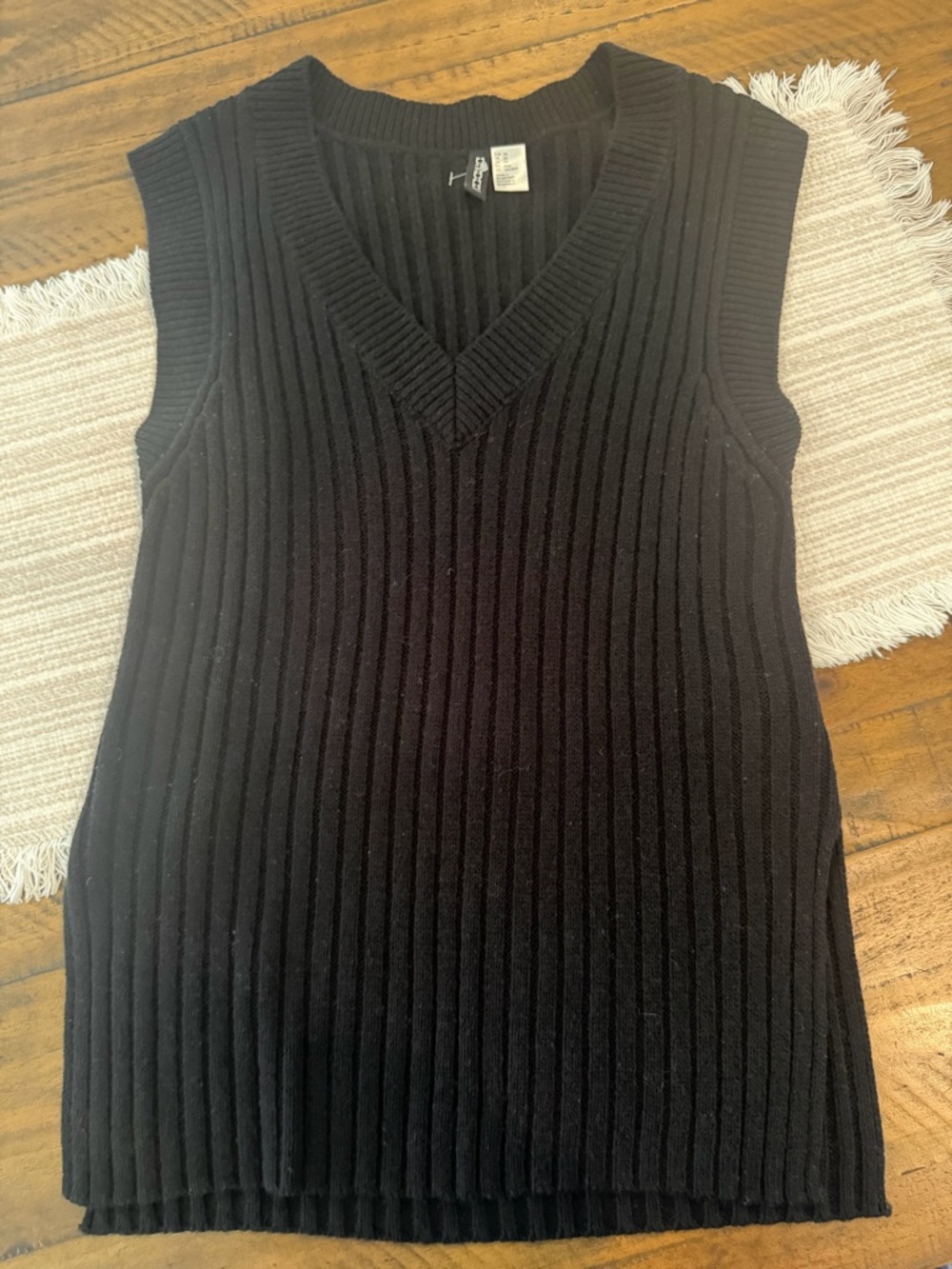 H&M Black Ribbed V-Neck Knit Vest